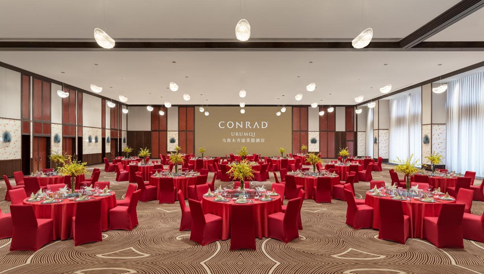 Conrad أورومتشي المظهر الخارجي الصورة
